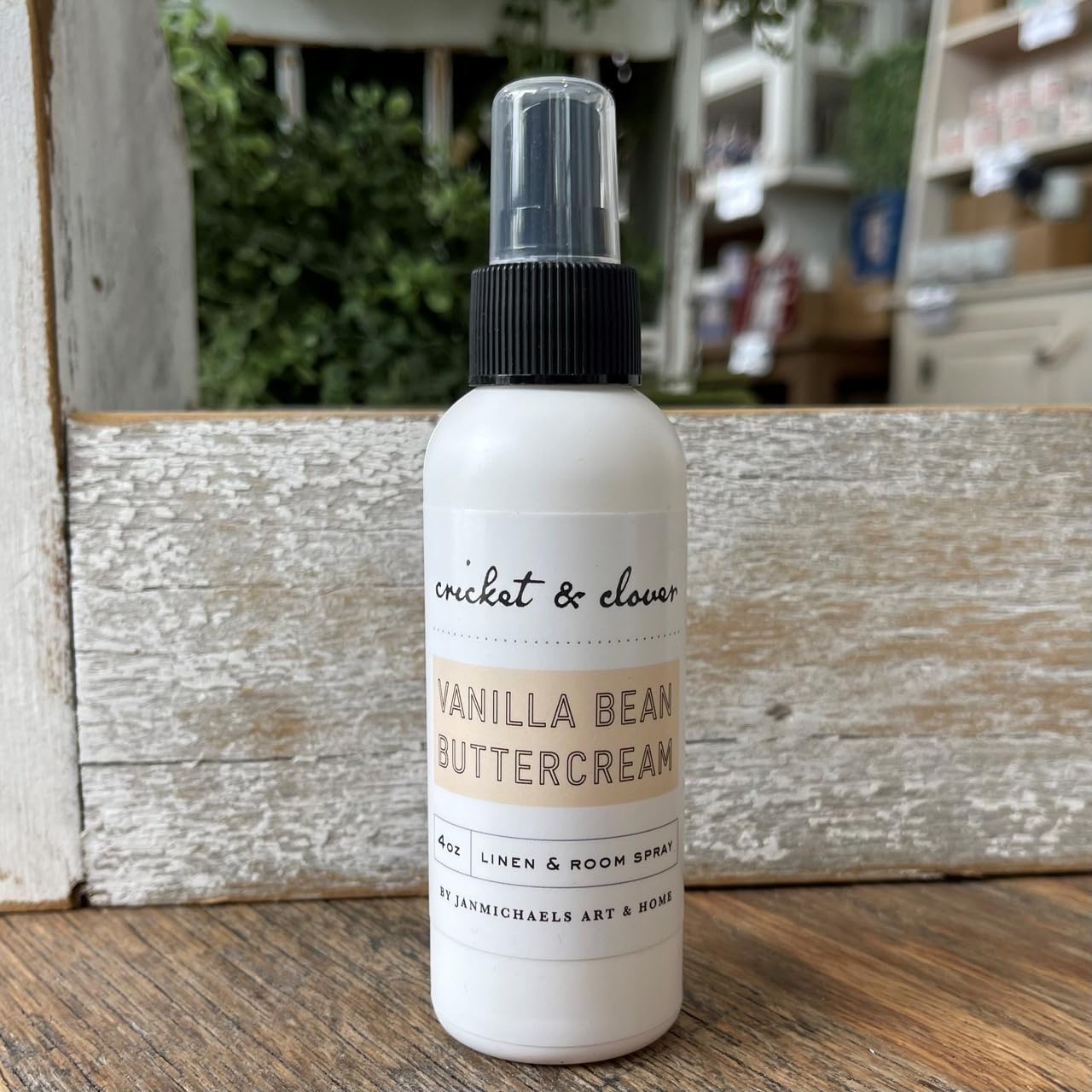 Cricket Clover Vanilla Bean Buttercream Room Spray 4 Ounce