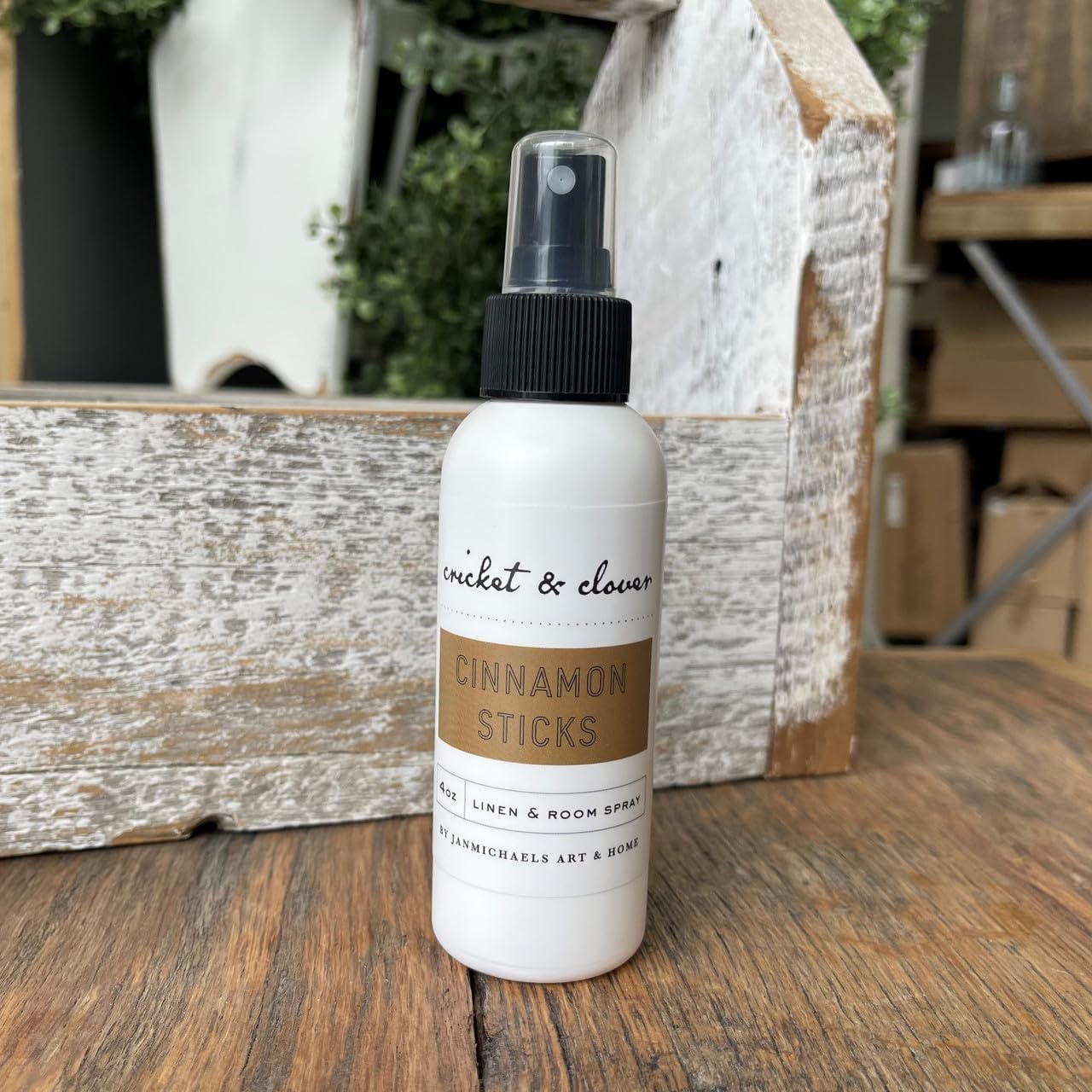 Cricket Clover Cinnamon Room Spray 4 oz