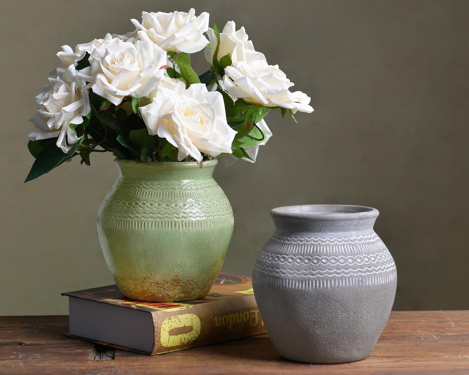 Quoowiit Ceramic Rustic Farmhouse Vase Green